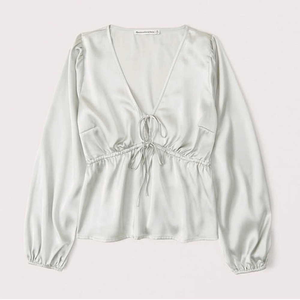 Abercrombie & Fitch Light Gray Blouse